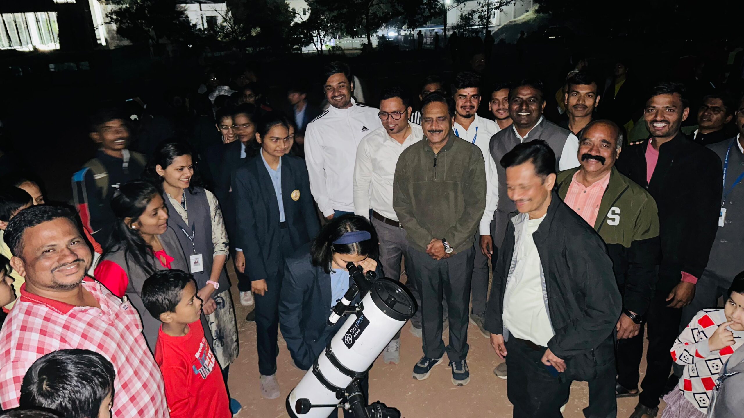 Chandmal Tarachand Bora College, Shirur, successfully organized an 'Akashdarshan' program for students and citizens. With experts from IUCAA Pune guiding the way, over 500 students discovered the wonders of the Milky Way, planets, and stars through high-powered telescopes. A great initiative to inspire the next generation of space scientists! 🚀✨ #Astronomy #ScienceEducation #ShirurNews #Stargazing #SpaceScience #BoraCollege
