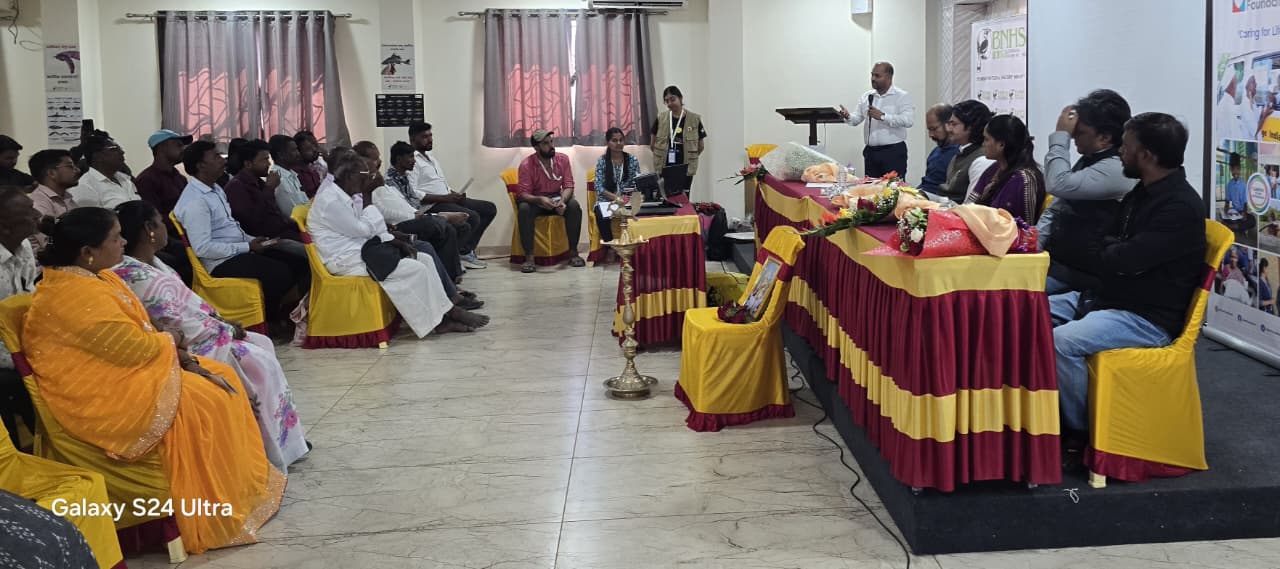 Dr. Katwate shared this crucial information at a workshop organized by BNHS in Bhigwan to discuss Ujani reservoir's biological wealth. He explained that large fish and birds depend on small fish. The diet of various bird species consists of native small fish, but they are now forced to eat the invasive Tilapia (Chilapi) fish.