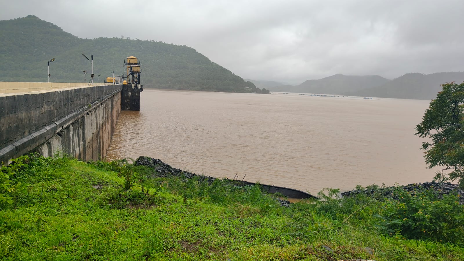 Dimbhe Dam Reaches 82% Capacity: Water Release into Ghod River Imminent