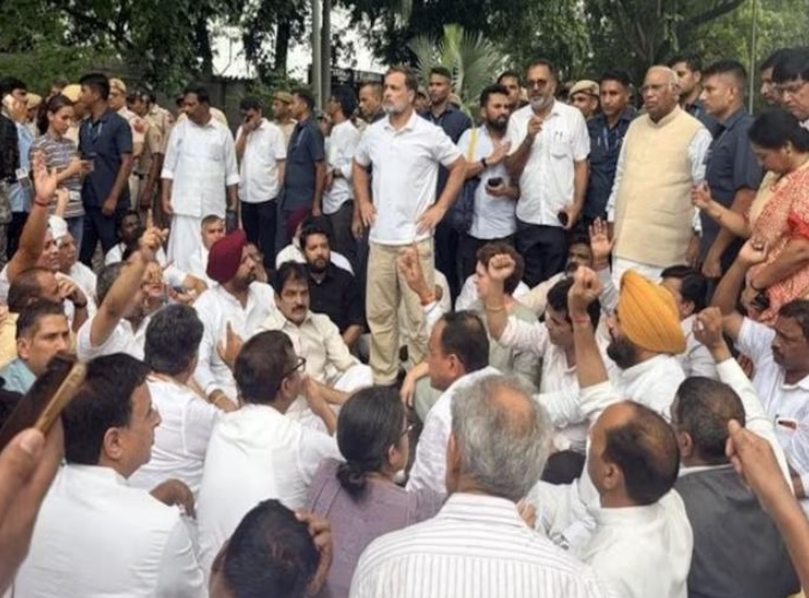 Congress Protests Near PM’s Residence Demanding Education Minister’s Resignation