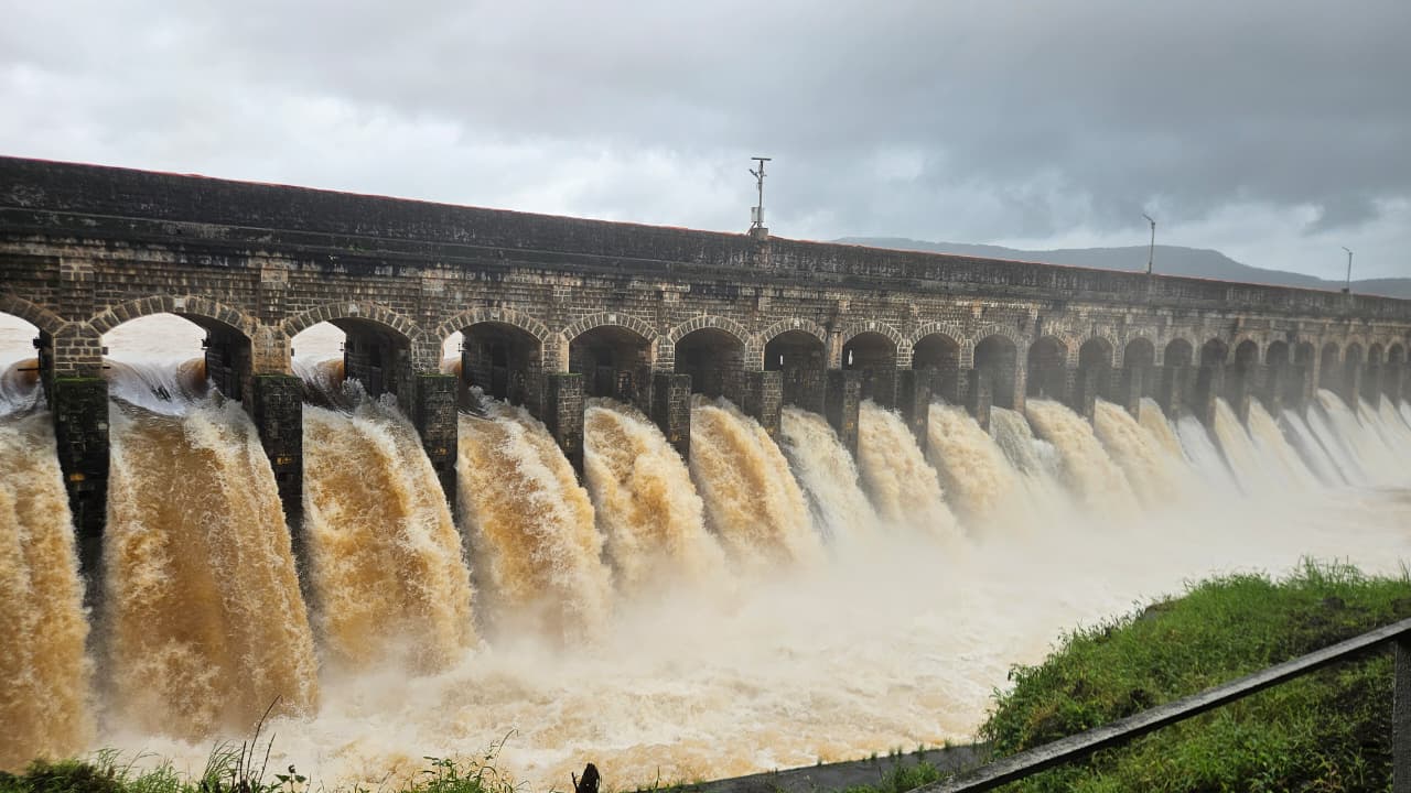 Bhatghar Dam Reaches 100% Capacity: Alert Issued for Riverside Residents